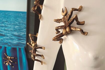 lucy-mattos-debuta-en-la-bienal-de-venecia-con-una-instalacion-de-hormigas-y-agua