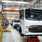 primera-fabrica-de-vehiculos-en-15-anos:-mercedes-benz-inauguro-en-zarate-su-planta-de-camiones-y-buses