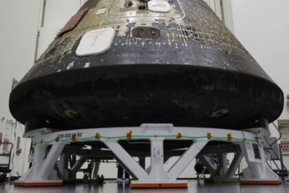 artemis-ii:-equipos-tecnicos-de-la-nasa-inspeccionaran-la-nave-orion-tras-el-viaje-a-la-luna-de-mas-de-1117.000-kilometros