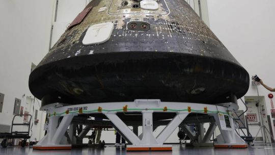 artemis-ii:-equipos-tecnicos-de-la-nasa-inspeccionaran-la-nave-orion-tras-el-viaje-a-la-luna-de-mas-de-1117.000-kilometros