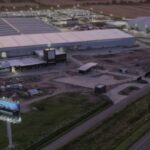 con-una-inversion-de-us$-110-millones,-mercedes-benz-inauguro-en-zarate-su-nueva-planta-de-camiones-y-buses