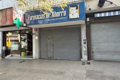 tras-20-anos-de-operacion-en-el-pais,-una-cadena-de-farmacias-low-cost-cerro-todos-sus-locales-en-la-argentina
