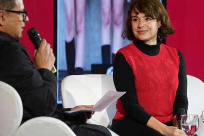 betina-gonzalez,-en-el-espacio-clarin-n:-“la-sociedad-quiere-jubilar-a-las-mujeres-a-los-50”