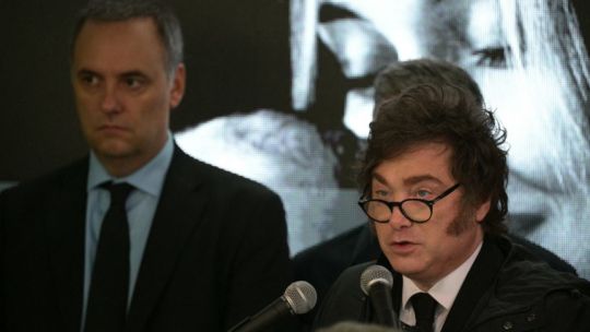 milei-le-ordeno-al-gabinete-respaldar-a-adorni:-la-trastienda-de-un-encuentro-marcado-por-la-crisis-interna