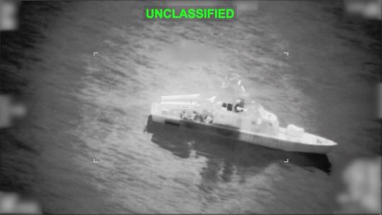 crece-la-tension-en-el-estrecho-de-ormuz:-reportan-choques-entre-iran-y-estados-unidos-pese-al-alto-el-fuego
