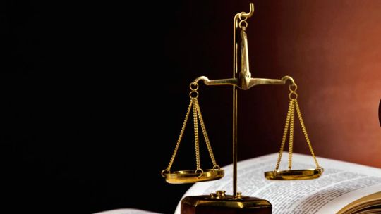pegarle-en-el-piso-a-la-justicia