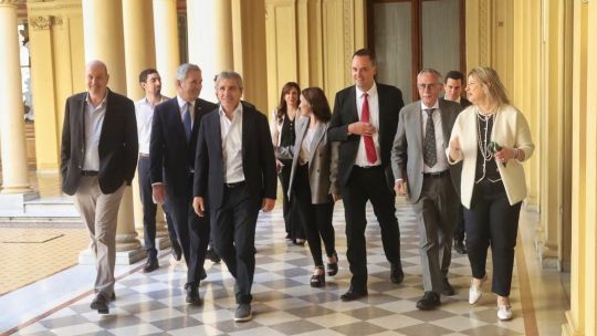 milei-siblings-close-ranks-around-embattled-adorni-at-cabinet-meeting