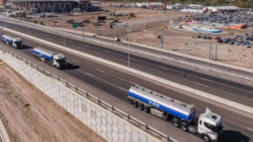 ypf-apuesta-a-la-mineria:-lanzo-un-combustible-especial-para-operar-en-alta-montana