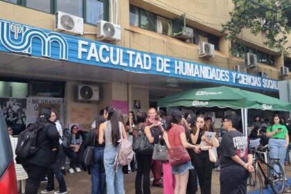 la-unam-se-une-a-la-marcha-federal:-exigen-recuperar-al-menos-el-presupuesto-de-2023-y-salarios-dignos-para-docentes