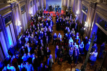 todo-listo-para-participar-de-la-29a-edicion-del-premio-clarin-novela;-el-jurado-es-de-lujo:-ariana-harwicz,-hector-abad-faciolince-y-betina-gonzalez