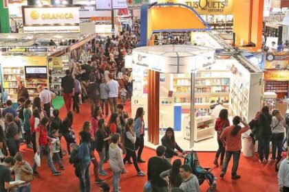 feria-del-libro:-record-de-publico-pero-ventas-dispares-entre-las-editoriales-grandes-y-chicas