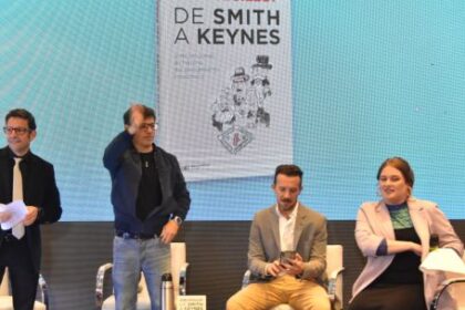 con-kicillof-en-la-feria-del-libro-hablando-de-teoria-economica