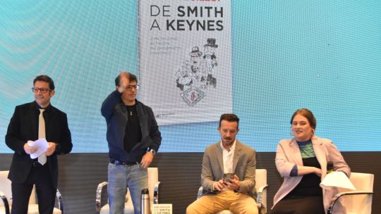 con-kicillof-en-la-feria-del-libro-hablando-de-teoria-economica