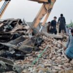atentado-con-coche-bomba-en-pakistan:-12-muertos-y-cinco-heridos