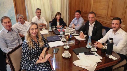 la-mesa-politica-vuelve-a-reunirse:-el-desgaste-por-escandalo-de-adorni-y-la-necesidad-de-retomar-la-iniciativa