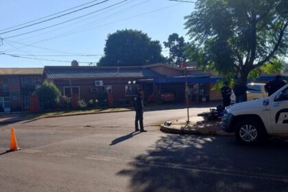 un-choque-entre-una-camioneta-y-una-motocicleta-dejo-a-un-hombre-con-lesiones-graves-en-eldorado