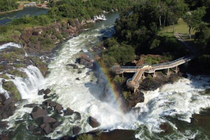 con-las-firmas-de-adorni-y-caputo,-el-gobierno-nacional-recorto-fondos-destinados-a-la-conservacion-de-cataratas-y-otros-parques-nacionales