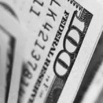 el-dolar-mayorista-bajo-tras-dos-subas-consecutivas-y-volvio-a-alejarse-de-los-$1.400