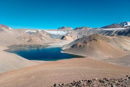 cientificos-del-conicet-detectan-un-sistema-hidrotermal-activo-bajo-el-complejo-volcanico-incapillo-que-permitiria-generar-energias-limpias