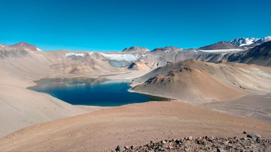 cientificos-del-conicet-detectan-un-sistema-hidrotermal-activo-bajo-el-complejo-volcanico-incapillo-que-permitiria-generar-energias-limpias