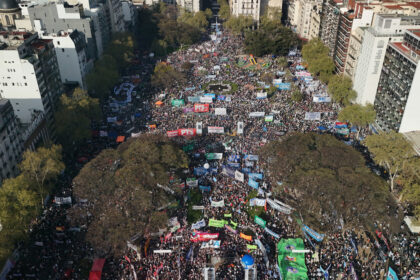 marcha-universitaria-hoy,-en-vivo:-a-que-hora-es,-cortes-y-todo-sobre-la-movilizacion-hacia-plaza-de-mayo-este-martes-12-de-mayo