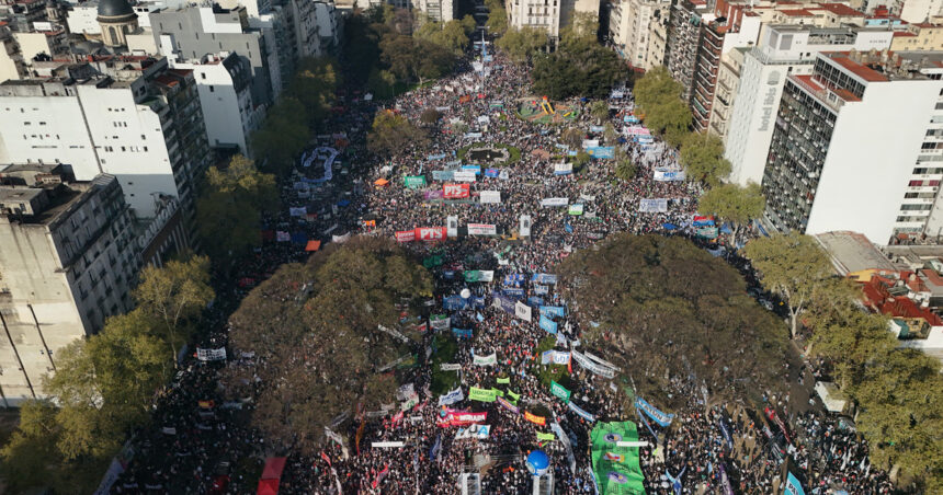 marcha-universitaria-hoy,-en-vivo:-a-que-hora-es,-cortes-y-todo-sobre-la-movilizacion-hacia-plaza-de-mayo-este-martes-12-de-mayo