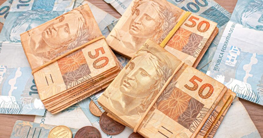 real-hoy-y-real-blue-hoy:-a-cuanto-cotiza-y-cual-es-el-precio-de-la-moneda-brasilena-este-martes-12-de-mayo