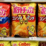 la-guerra-con-iran-llega-a-las-gondolas-japonesas-y-deja-sin-color-a-las-bolsas-de-papas-fritas