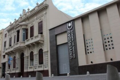 radiografia-del-ajuste-en-la-unne:-cuanto-cobra-un-docente-y-que-obras-estan-frenadas