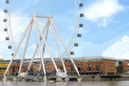 una-de-las-mayores-constructoras-del-pais-pidio-su-concurso:-amplio-el-monumental-y-ahora-instala-la-rueda-de-puerto-madero