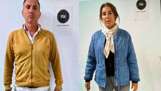 “abue,-¿que-es-eso-que-se-mueve-bajo-la-manta?”:-quienes-son-y-como-descubrieron-a-la-pareja-del-sexo-en-el-avion