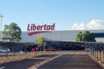 posadas:-la-anonima-garantiza-los-160-puestos-de-trabajo-del-hipermercado-libertad