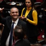 con-la-oposicion-dividida,-manuel-adorni-zafaria-de-la-interpelacion-en-diputados-y-el-gobierno-respira