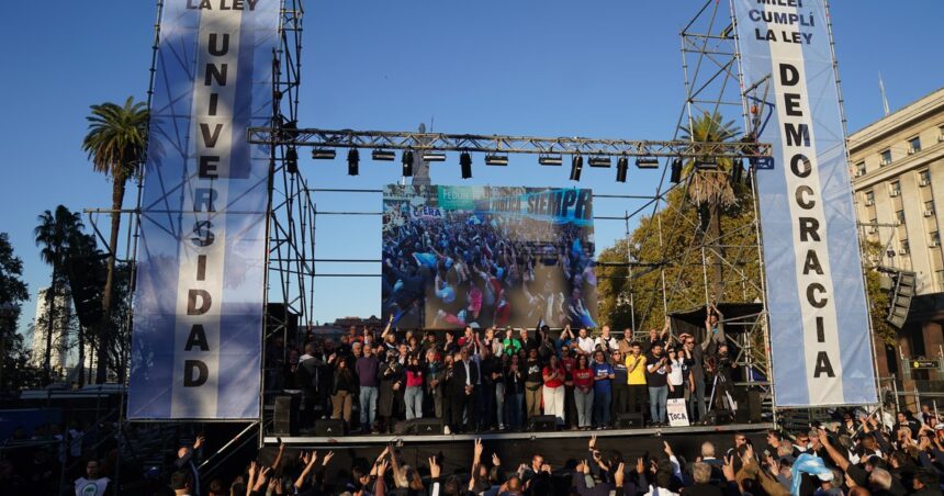 que-dice-el-documento-que-se-leyo-en-la-marcha-universitaria:-el-pedido-a-la-corte-para-exigir-que-milei-cumpla-con-la-ley-de-financiamiento