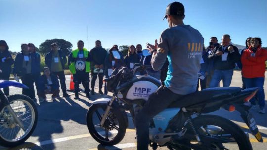 la-agencia-nacional-de-seguridad-vial-oficializo-la-primera-matricula-nacional-para-instructores-de-manejo-de-motos