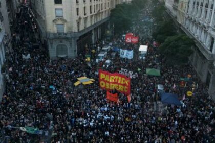 tens-of-thousands-demonstrate-against-milei-cuts-to-university-budgets