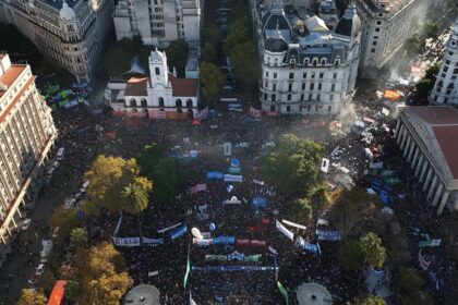 la-persistente-guerra-de-javier-milei-a-las-universidades,-en-tiempo-de-descuento
