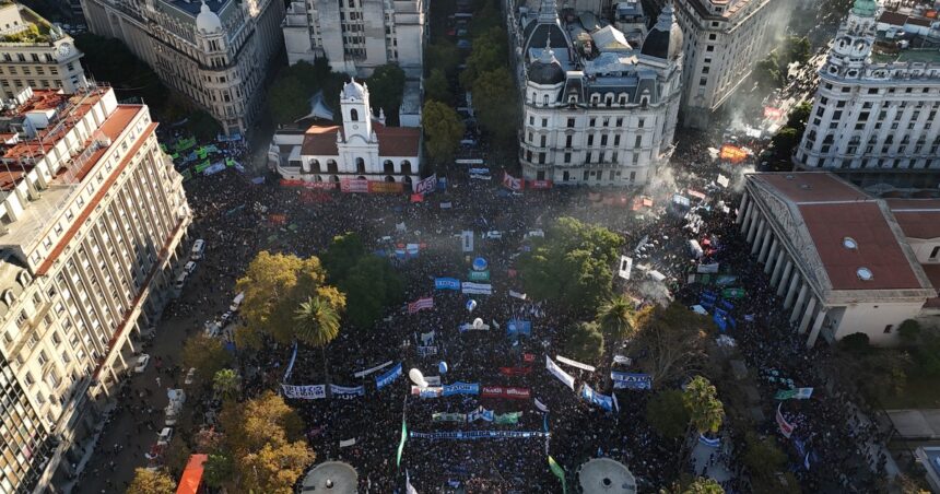 la-persistente-guerra-de-javier-milei-a-las-universidades,-en-tiempo-de-descuento