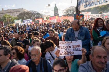 el-gobierno-nacional-minimizo-la-marcha-universitaria-y-apunto-contra-la-oposicion:-“quieren-instrumentar-esto-para-sus-propios-fines”