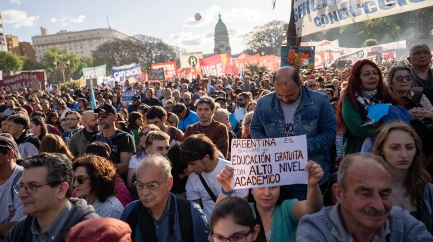 el-gobierno-nacional-minimizo-la-marcha-universitaria-y-apunto-contra-la-oposicion:-“quieren-instrumentar-esto-para-sus-propios-fines”