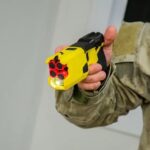 la-policia-de-chaco-incorporo-pistolas-taser-para-sus-unidades-especiales