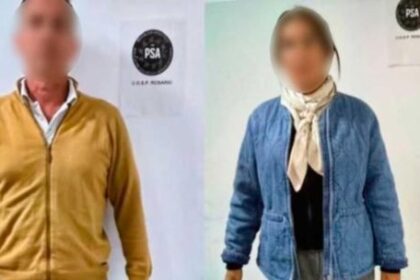 sexo-en-un-avion:-la-abogada-de-la-mujer-demorada-nego-los-hechos-y-afirmo:-“todo-lo-que-se-dice-es-falso”