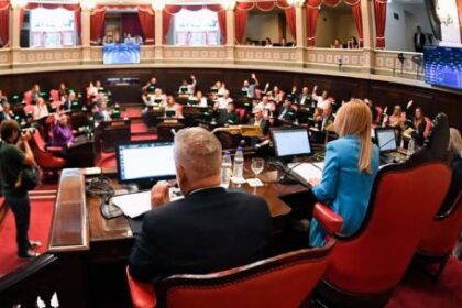 la-libertad-avanza-busca-eliminar-el-impuesto-de-sellos-en-inmuebles-y-automotores-en-provincia