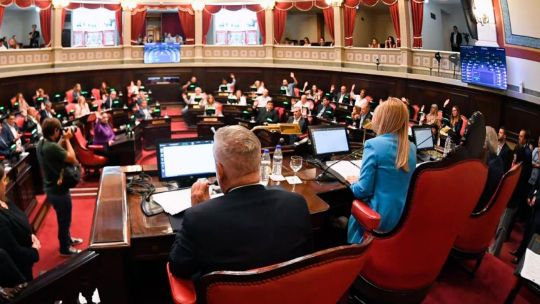 la-libertad-avanza-busca-eliminar-el-impuesto-de-sellos-en-inmuebles-y-automotores-en-provincia