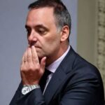 manuel-adorni-comparte-abogado-con-la-familia-del-jubilado-que-recibio-un-millon-de-dolares-en-el-caso-$libra