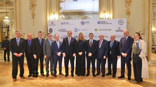 el-circulo-rojo-insiste-con-el-apoyo-a-milei,-pero-le-pide-que-mire-senales-de-alerta-en-la-microeconomia