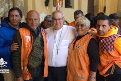 naranjitas:-un-dia-antes-de-la-votacion,-el-cardenal-rossi-recibio-a-los-cuidacoches