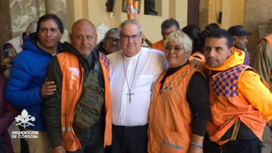 naranjitas:-un-dia-antes-de-la-votacion,-el-cardenal-rossi-recibio-a-los-cuidacoches