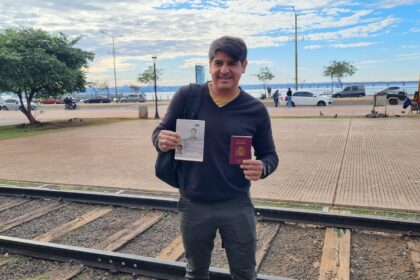 entregaron-en-posadas-los-pasaportes-espanoles-a-ciudadanos-que-completaron-el-tramite-de-nacionalidad