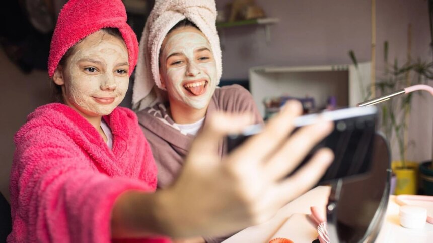 pieles-quemadas-por-el-algoritmo:-la-peligrosa-moda-de-las-‘sephora-kids’-y-el-marketing-cosmetico-sin-control